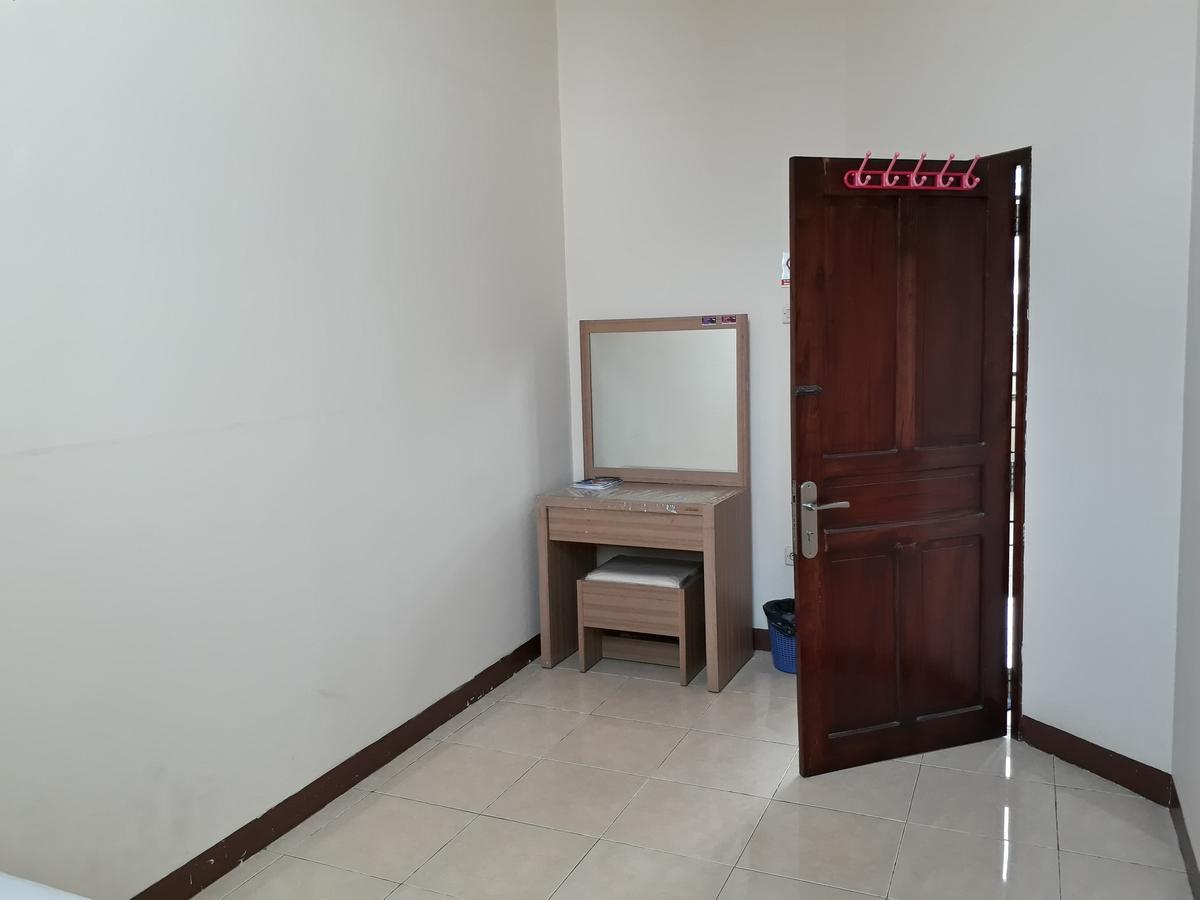 Imam Bonjol Hostel Semarang Kamer foto